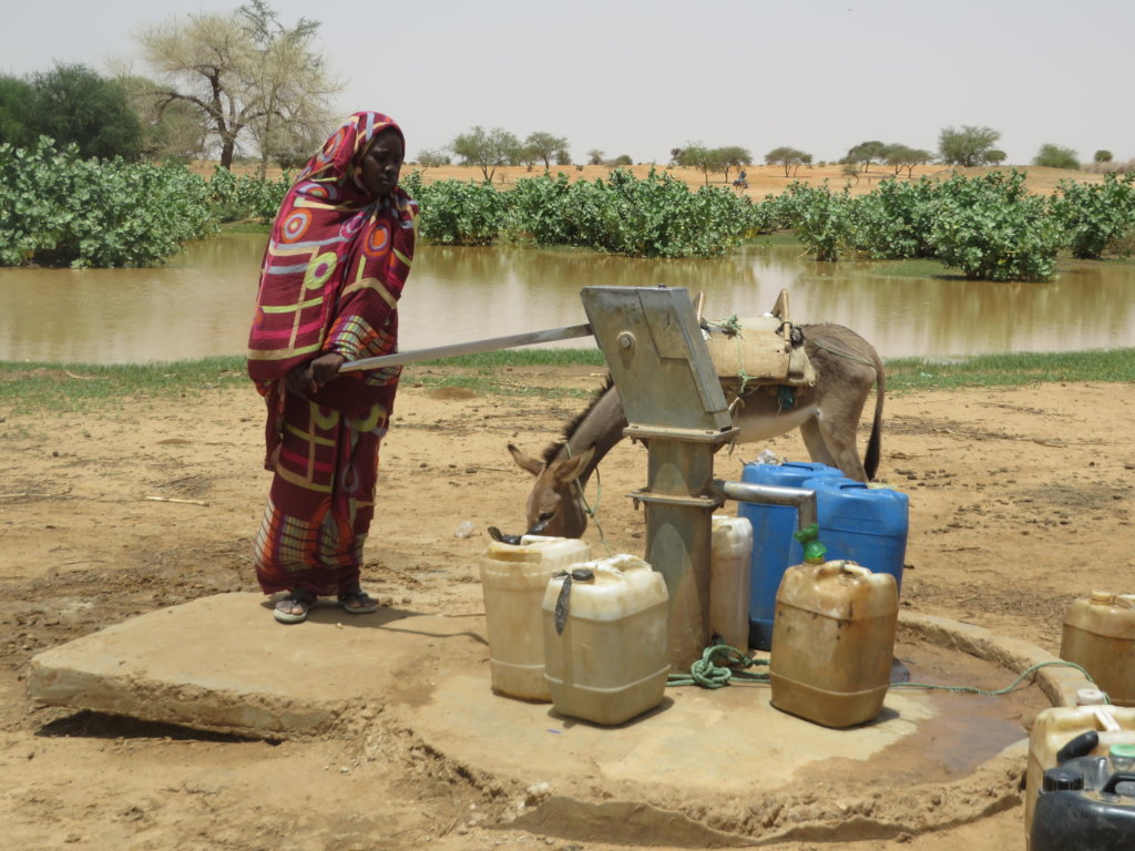 Water - the gift of life - for children in Darfur
