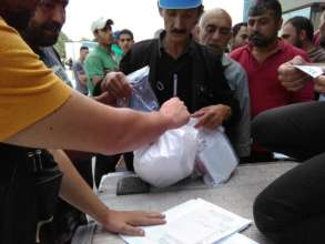 Distribution of hygiene kits in Thessaloniki