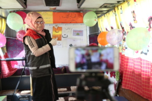Recording a remote lesson at a mobile classroom