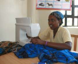 Frieda learning & loving the new Janome  machine.