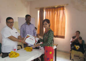 Certificate Distribute to Girl trainees