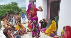 Trainees Women; Entertainment Activity