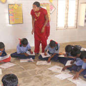 Para teacher in class room