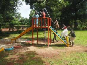 Playground time: kids can practice social skills