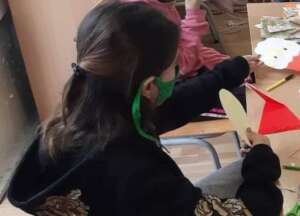 Jasmin is looking for the summer