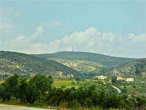 Ein Yanoun, with settlements on hillsides