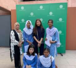 SMB Fatima Jinnah students pose with Syra Yousuf