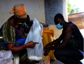 Food distribution to MindLeaps Guinea families