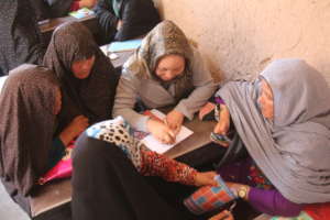 Students text with Afghan Institute of Learning