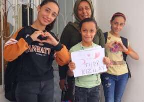 Nur and her daughters