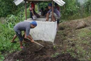 Building vermicomposting bins