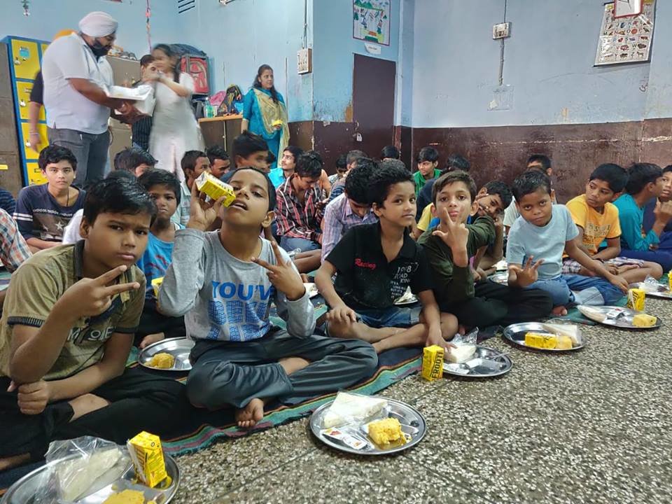 Salaam Baalak Trust - working for street children