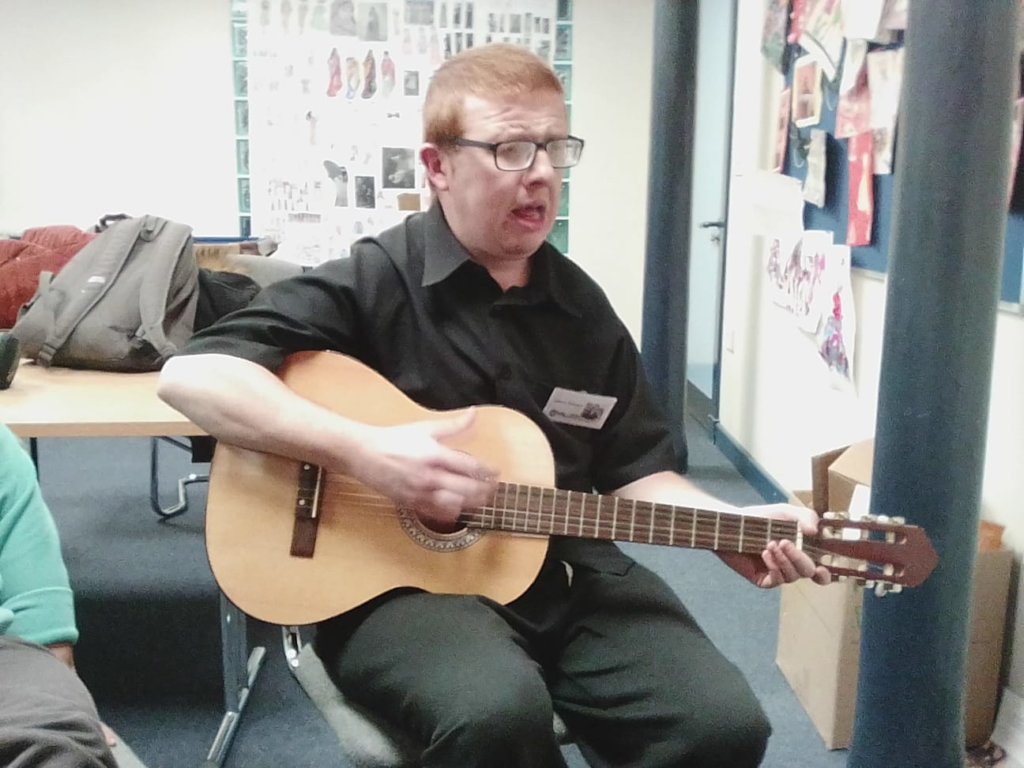Broken guitar