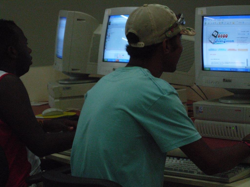 Mobile Rede Jovem: SMS for social change in Brazil