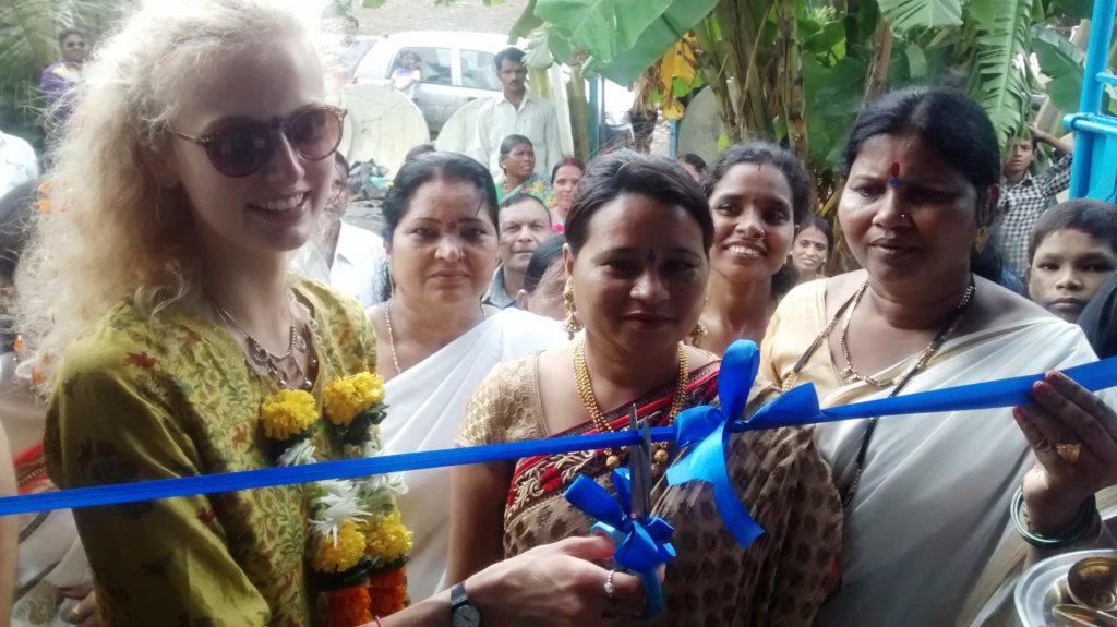 Train 100 poor Mumbai women in entrepreneurship