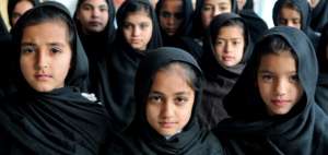 Schoolchildren in Aligrama, KP Province