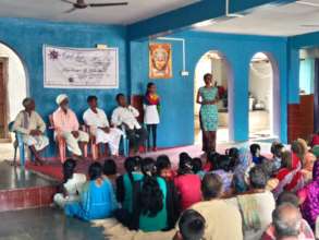 Rajeshwari addressing community members