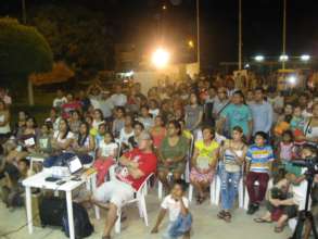 Video screening in Pucallpa (Credit: Uchunya).