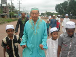 10 Computers Educate 40 Bangladesh Orphans