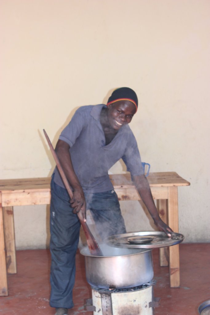 Support 30 young people off the streets of Mombasa