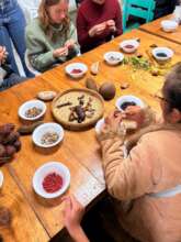 Making jewelry from seeds and fibers from nature