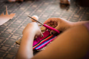 Making clothes with traditional tissues