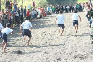 100 meter men run race