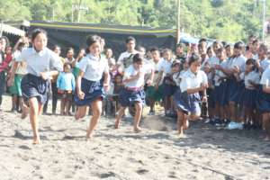100 meter women run race