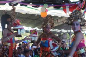 "Merak Angelo" (Peacock) Balinese dance