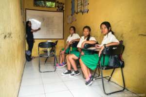 Junior high students in Jatituhu school