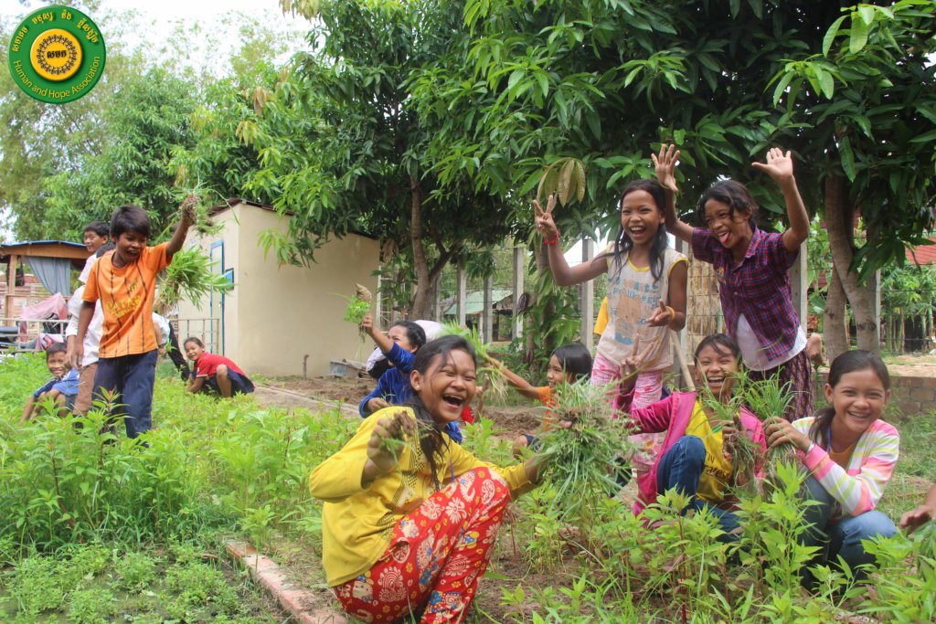 Provide a year of education for 150 Khmer children