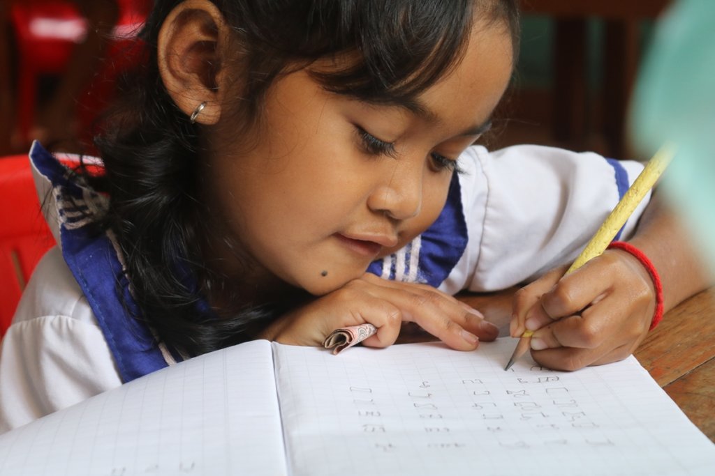 Helping Cambodian Children at M'Lop Tapang