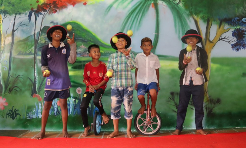 Helping Cambodian Children at M'Lop Tapang