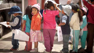 Reduce work hours for Ecuadorian street children