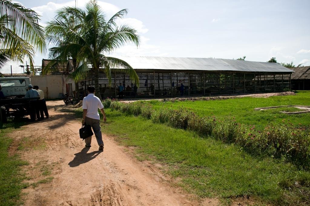 End indefinite detention for 80 regular Cambodians