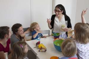 children signing in class