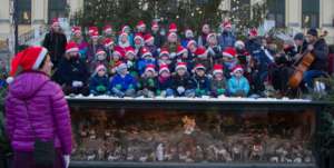 Our Christmas choir at Schloss Schoenbrunn