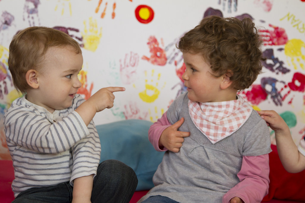 Educate deaf families/children in Vienna