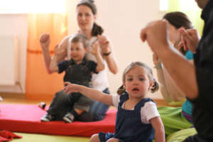 Educate deaf families/children in Vienna