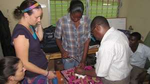 US volunteer sharing her skills