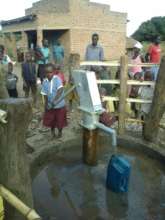 New hand pump at a well in Igoti