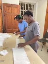 L preparing gauze