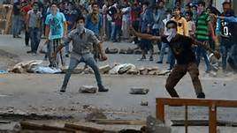 Stone-pelting youth injured 1000+ security men