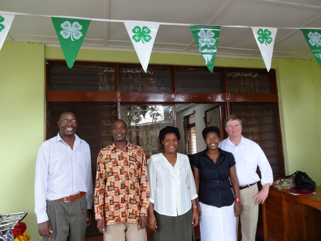 Build School Gardens for 1800 Youth in Burundi