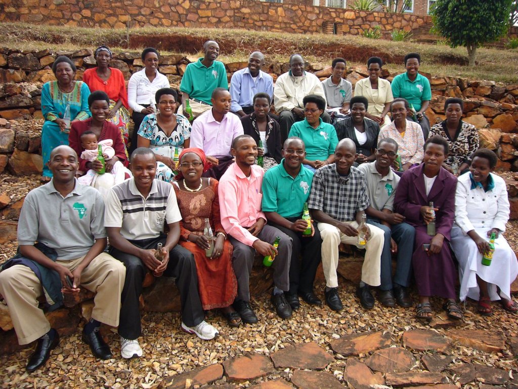 Build School Gardens for 1800 Youth in Burundi