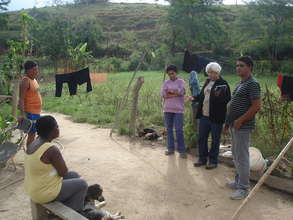 Katya from SALVEASERRA expaining the project.