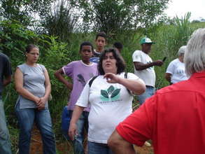 Dr. Denise Wargas giving the course.