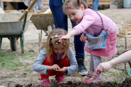 Build an environmental training center in Moldova