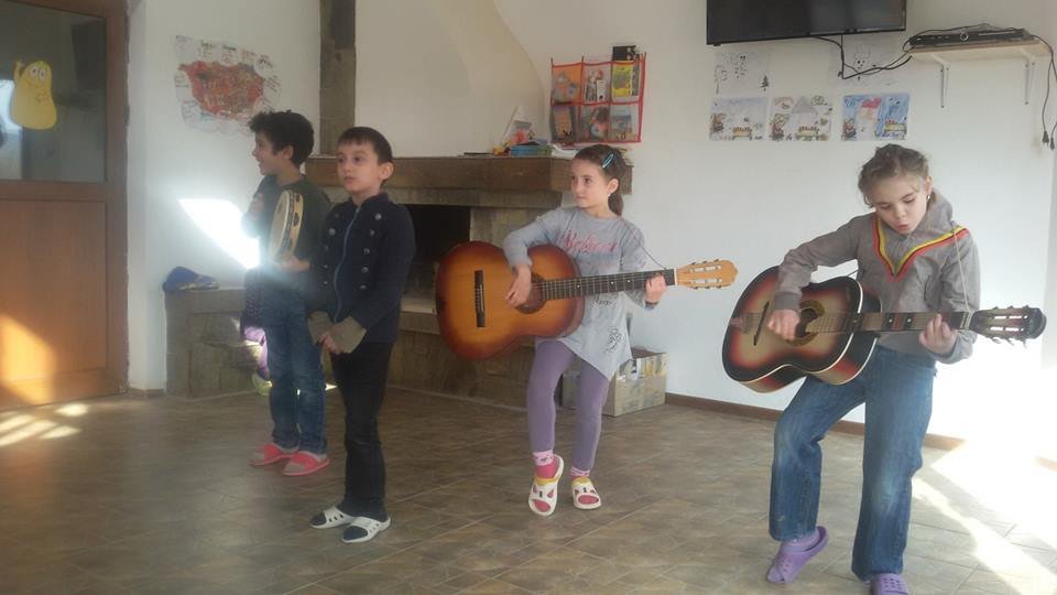 Help children at risk develop their talents.