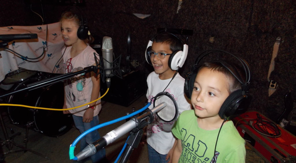 Help children at risk develop their talents.